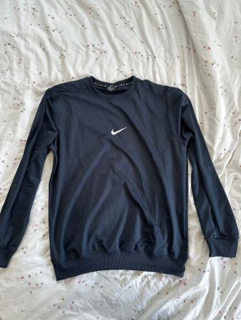 Felpa Nike nera, taglia XL - Ideale per la primavera!