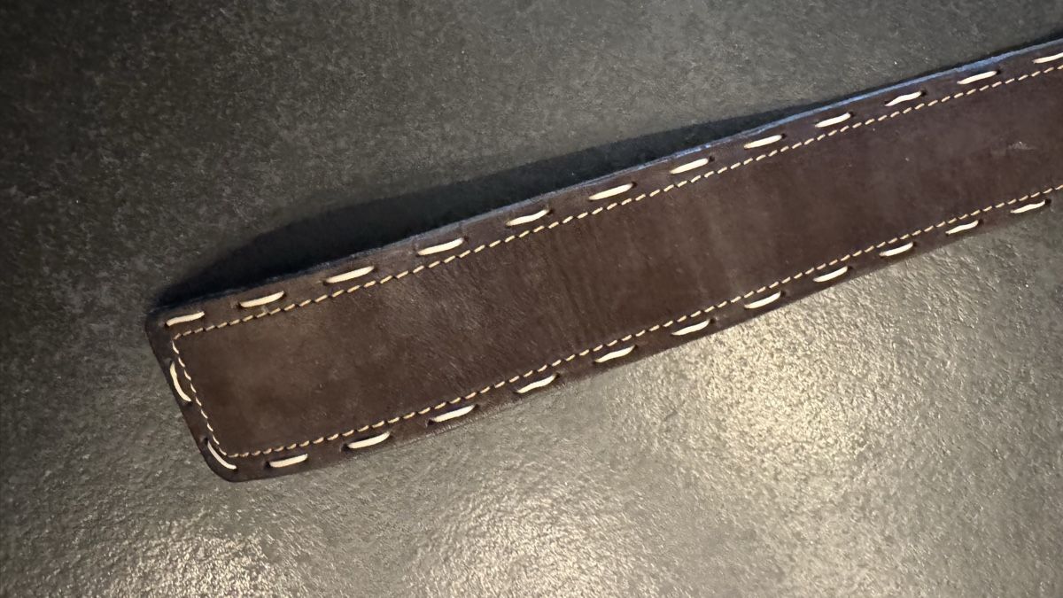 Ceintures: Wildledergürtel mit Schnalle /90 – D'occasion à Zollikon par rundbsurf 2