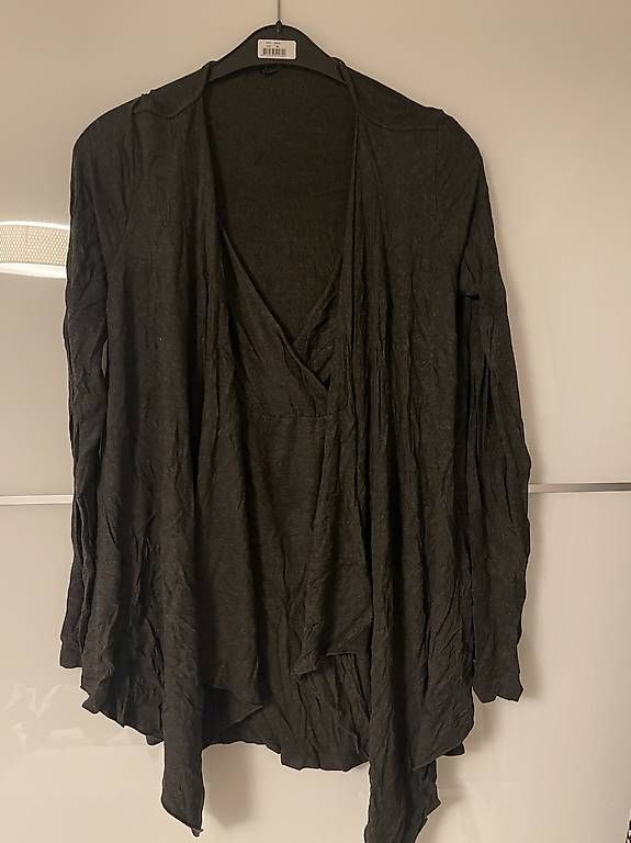 Kleiderpakete: Pull/tops/t-shirt de grossesse/allaitement – Gebraucht aus Chavannes-Renens von romina_margreth 1