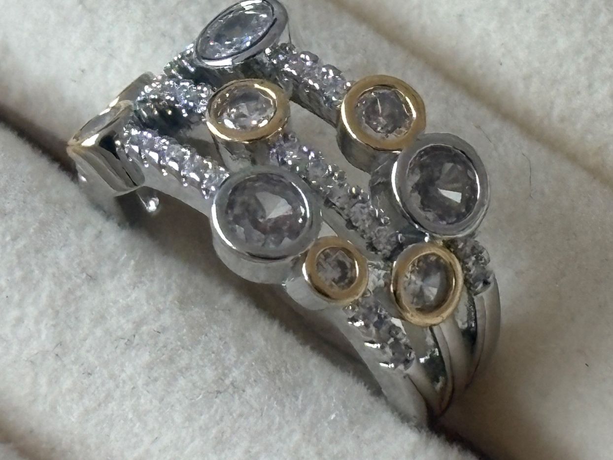 Anelli: Luxus Elegante 17/7 Ring Zirkonia Farbe Gold – Nuovo (secondo la descrizione) da Biel-Bienne venduto da Roserosse13