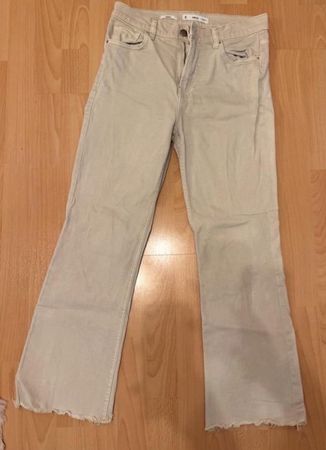 Leichte Sommerjeans Grösse 36 Schlag Bootcut Beige Damen
