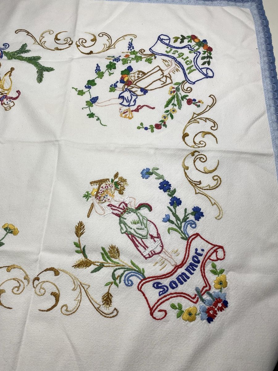 Coperte: Wunderschöner handmade tischtuch 🌸 – Usato da Opfikon venduto da Luis144 3