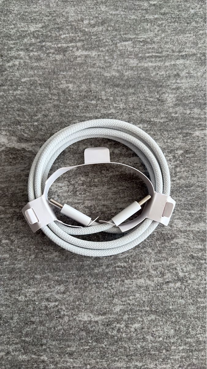 Apple Cavi: Apple Ladekabel USB-C - Neu – Nuovo (secondo la descrizione) da Freienbach venduto da SwissTopDeals