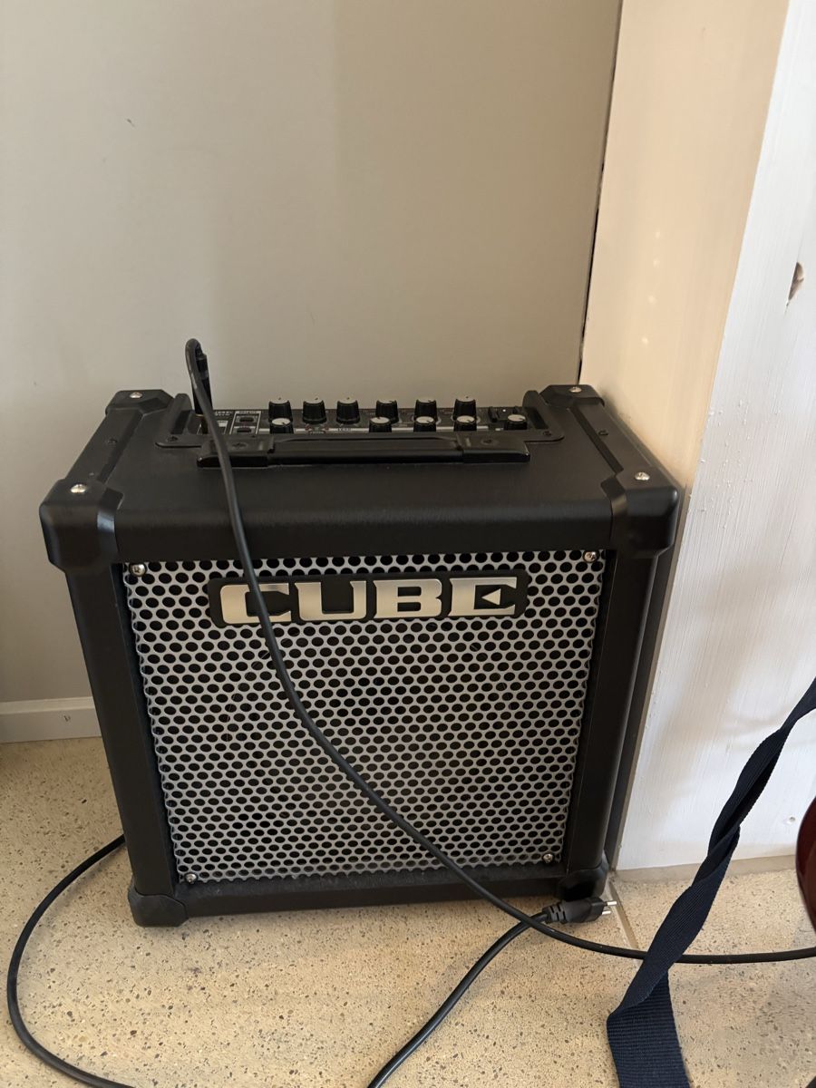 Cort Strumenti musicali: Cort Gitarre mit Verstärker – Usato da Winterthur venduto da lin0a 3