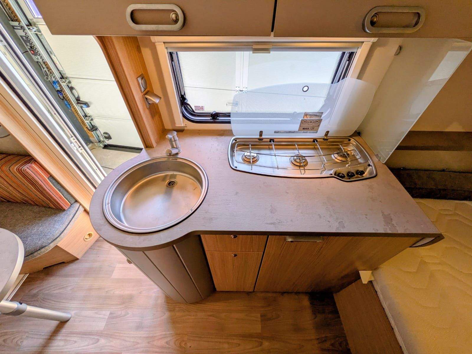 Tabbert Veicoli da campeggio: Wohnwagen T@B 400 Basic ab MFK - Mover - Sonnensegel – Usato da Busswil BE venduto da lama-camping 6