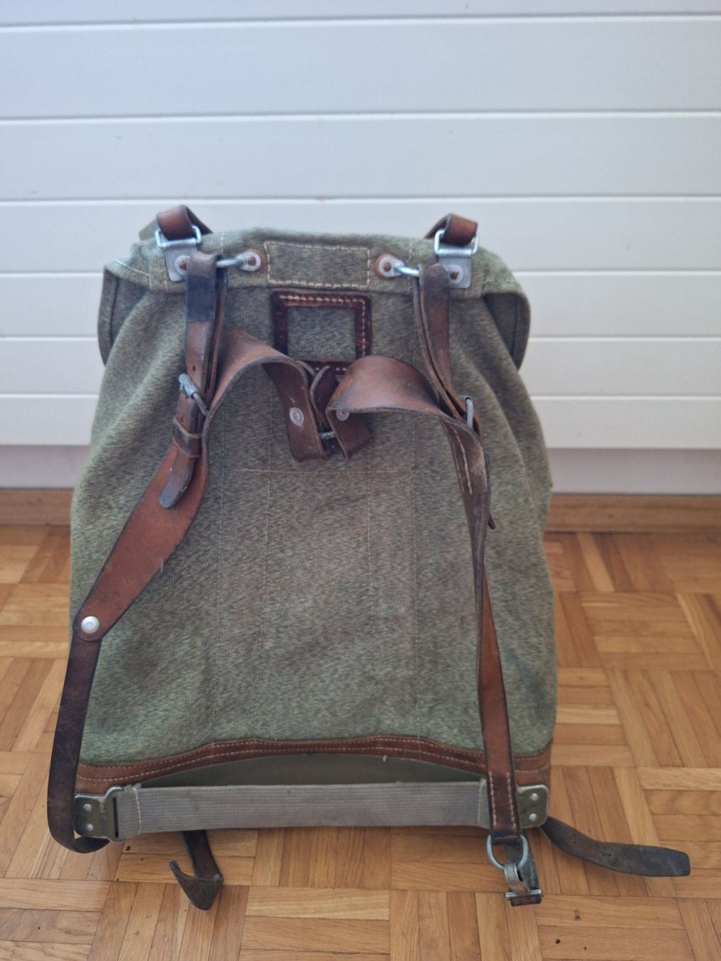 Zaini: Original Schweizer Armeerucksack, mit Brotsack – Usato da Zürich venduto da t24_de 1