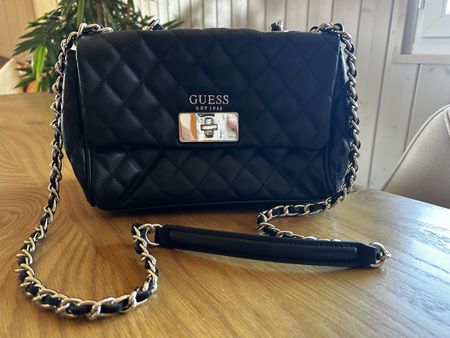SAC À BANDOULIÈRE MATELASSÉ NOIR GUESS