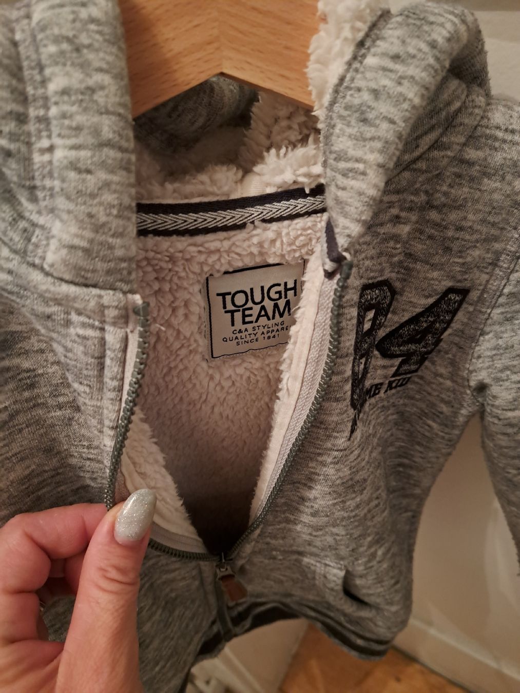 Maglioni & Felpe: SWEETSHIRT MIT KAPUZE – Usato da BALSTHAL venduto da ANNUCCIA_1 3