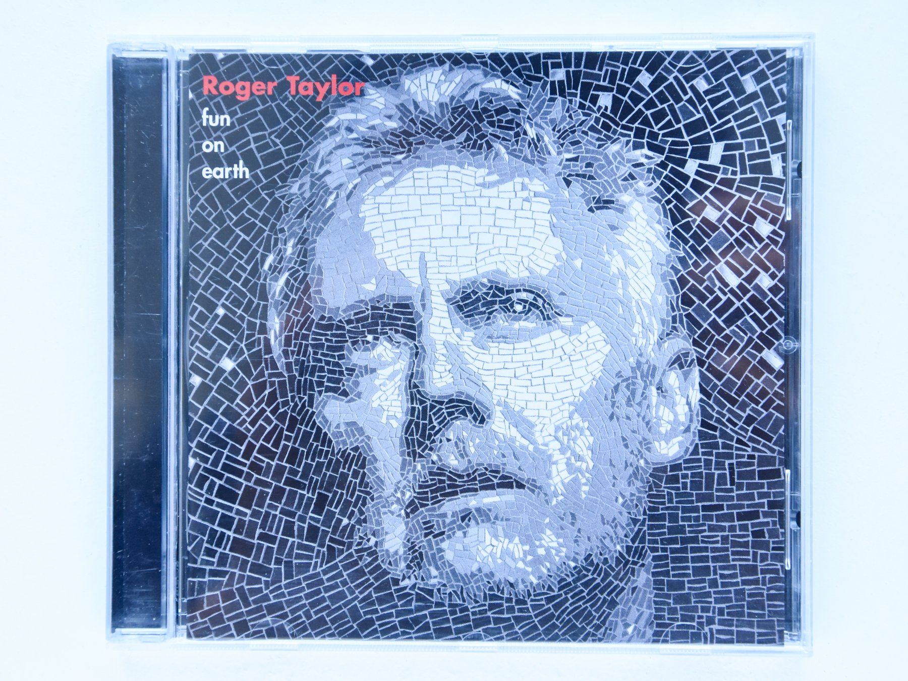 CDs: Roger Taylor - Fun on Earth (RARE CD) – D'occasion à Belmont-sur-Yverdon par ag97