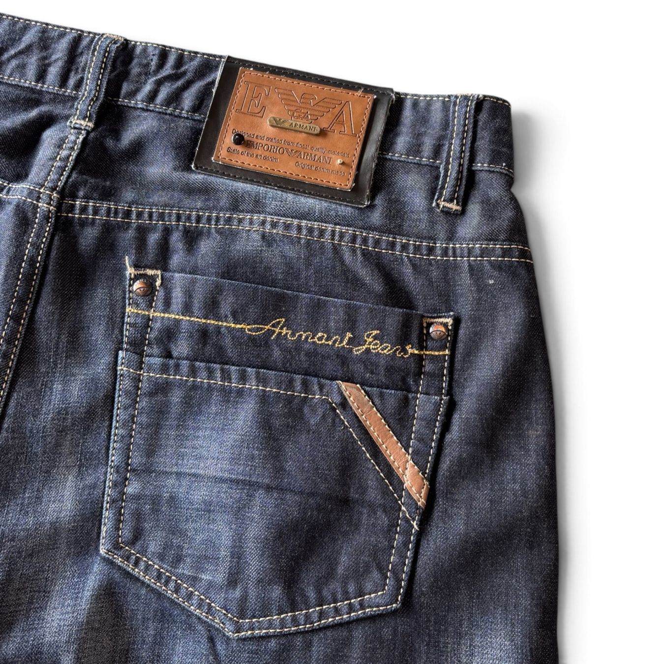 Armani Jeans: Armani Jeans (L) – Gebraucht aus Rosshäusern von Classiq.Vintage 2