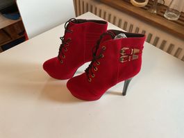 Rote High Heel Stiefeletten, Grösse 38, neu, der Männertraum