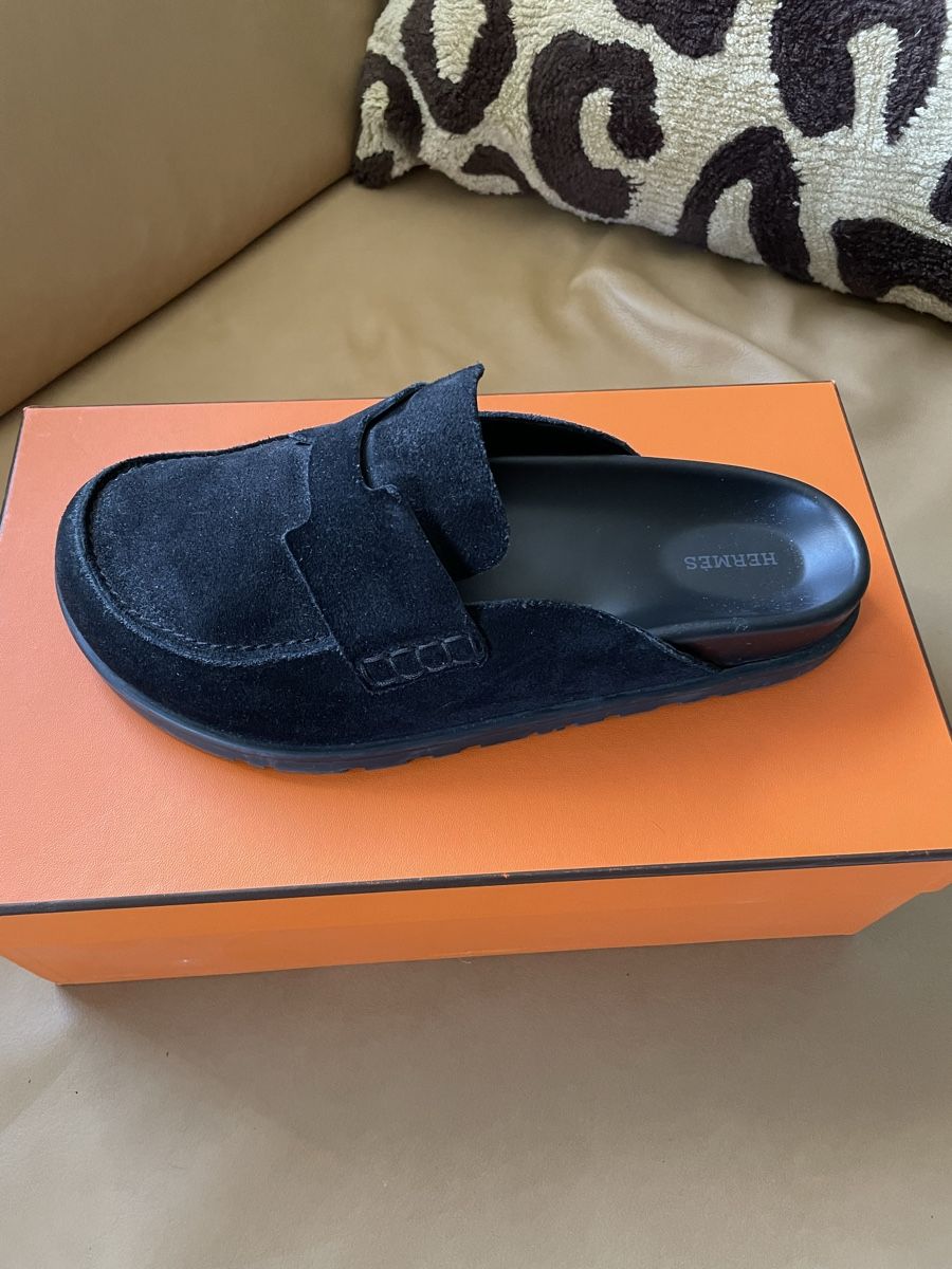 Hermès Chaussures hommes: Authentic Hermès Mule Go. Black. Suede Leather  – D'occasion à Corcelles NE par typoerrorist 1