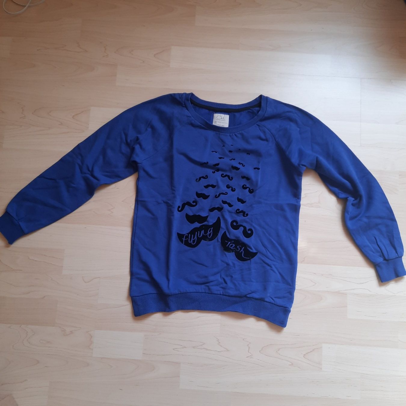 Pullover & Sweatshirts: Pullover – Gebraucht aus Hinwil von Zom