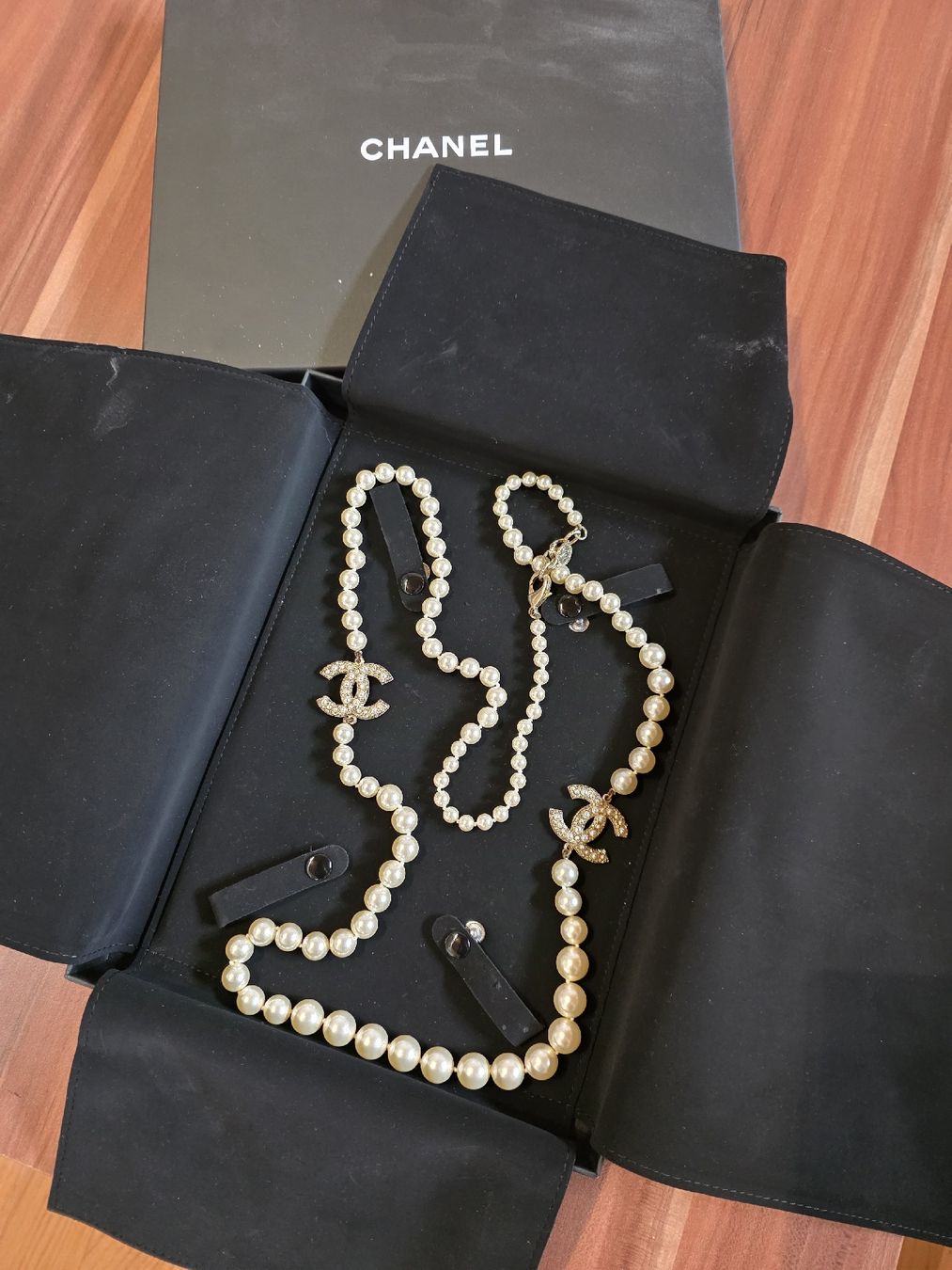 Chanel Catenine: Pearl Necklace by Chanel – Usato da Dübendorf venduto da ChicReEdition