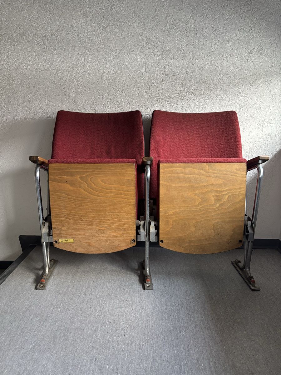 Poltrone: Original DDR Kino Sessel – Usato da Zürich venduto da Uluvuur