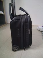 Praktischer Rollkoffer für Geschäftsreisen! Viel Platz.Samso