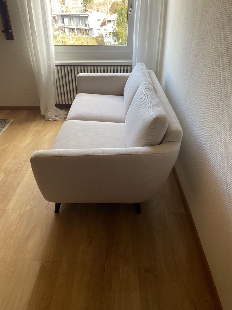 Divani: Weisses Sofa mit Hocker – Usato da Gipf-Oberfrick venduto da tim_2mkl 6