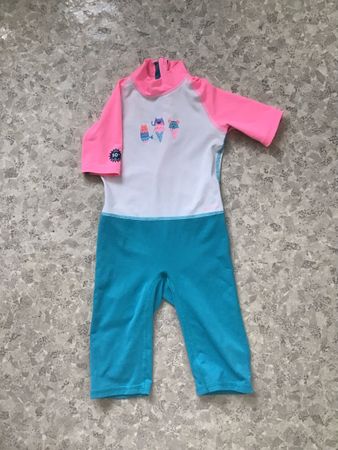 Sommerlicher UV-Badeanzug, Grösse 110/116 Gutem Zustand!