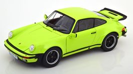 Porsche 911 / 930 Turbo 3.0 1975-1978 hellgrün / schwarz