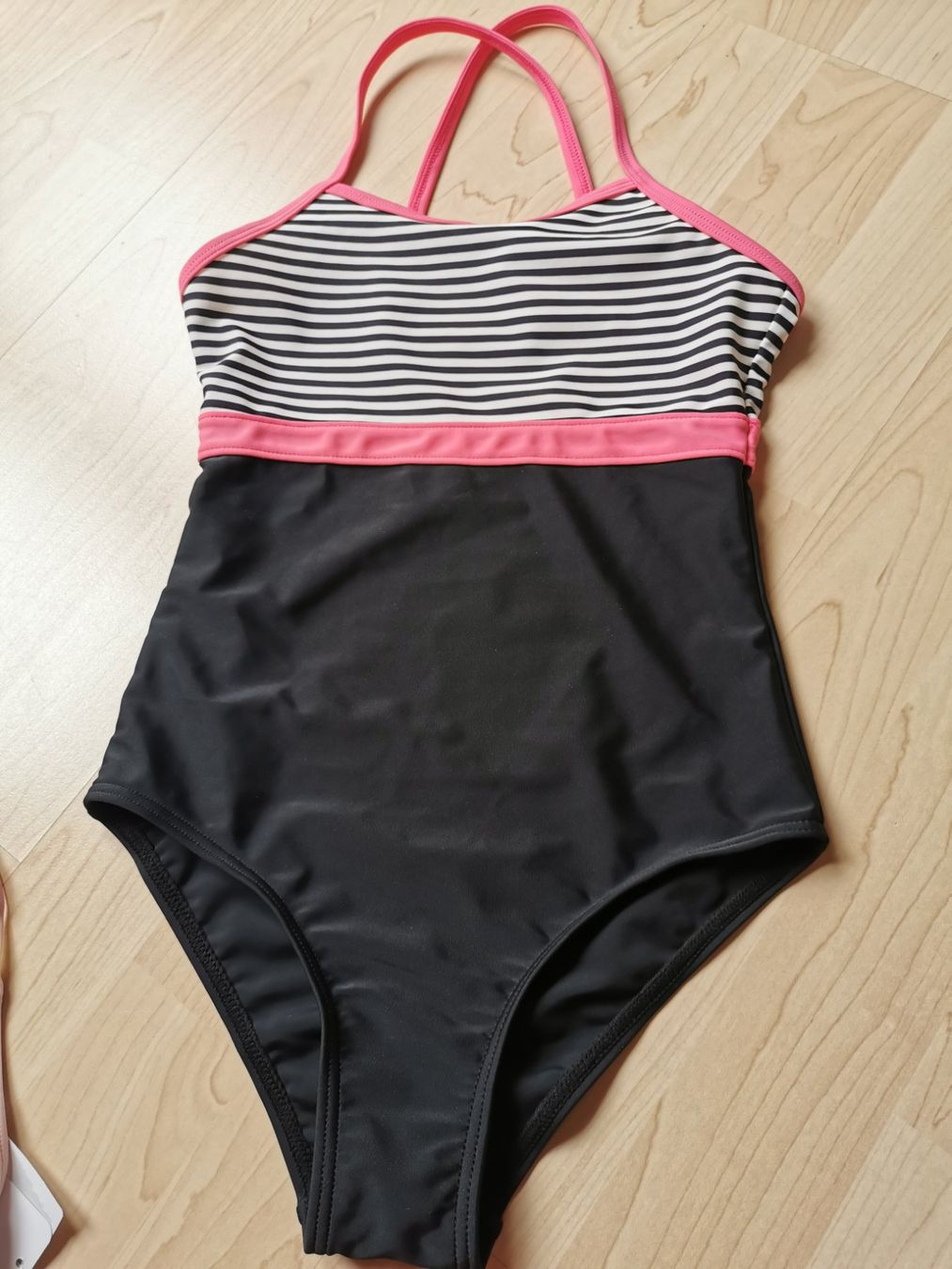 Costumi da bagno & Bikini: Badeanzugpaket Gr. 140 – Nuovo (secondo la descrizione) da Oberkulm venduto da Preneur 2