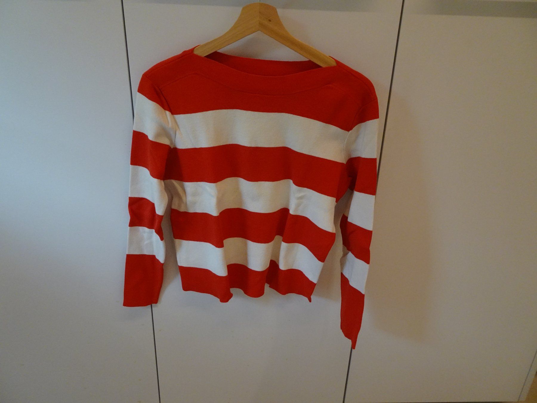 Only Maglioni & Felpe: Feinstrick Pulli weiss-rot von ONLY Gr. S - 260231 – Usato da Küssnacht am Rigi venduto da Good4Deckeli