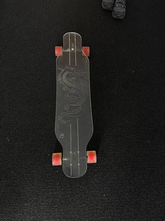Skateboards: Ghost Dragon Longboard – D'occasion à Berlingen par Walterastrid