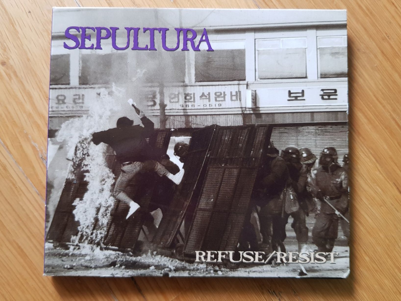 CDs: SEPULTURA - REFUSE/RESIST - DIGIPACK – Gebraucht aus Martigny von yan_7tnz