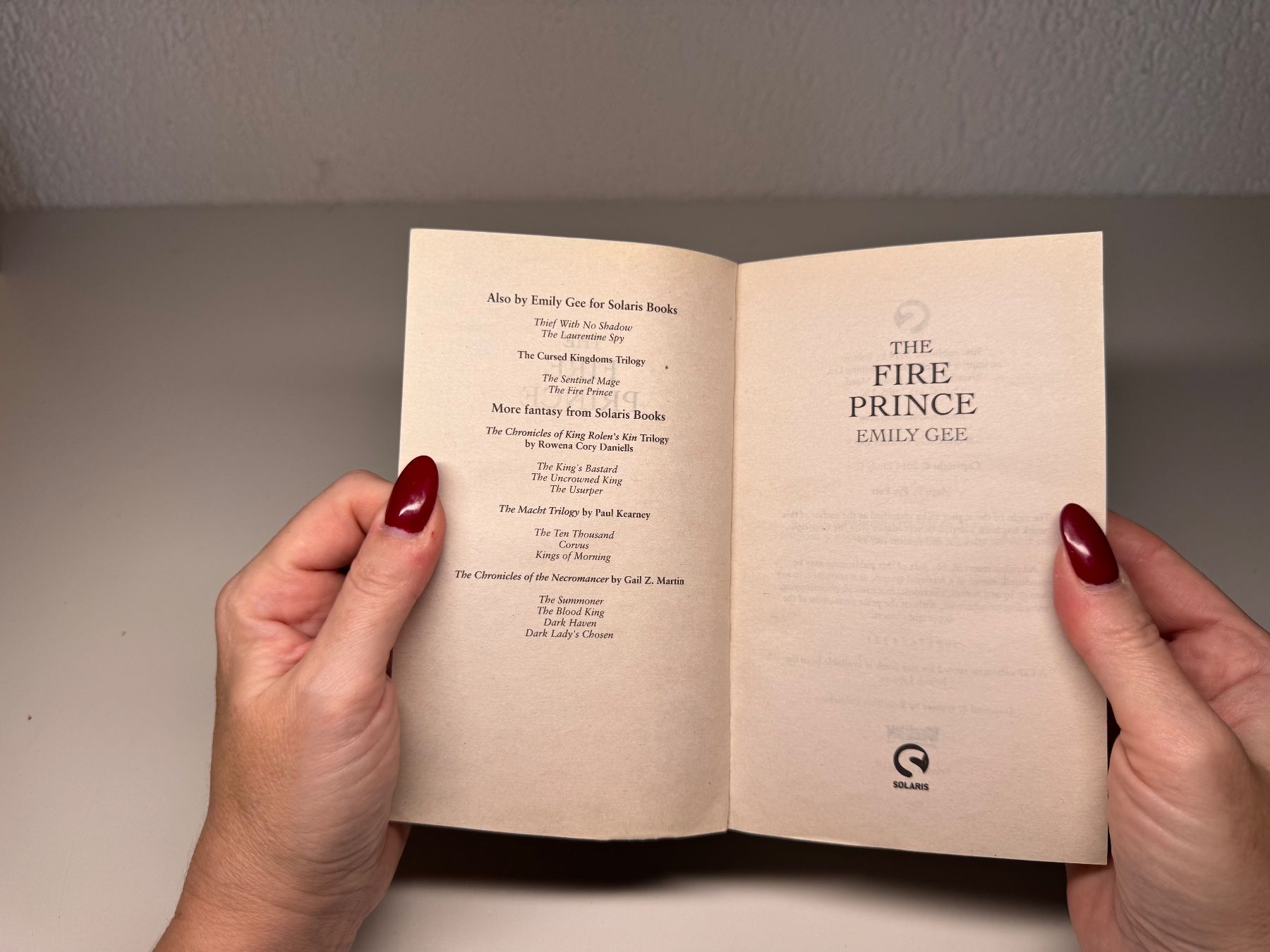 Libri: NOVEL: Emily Gee, The Fire Prince – Usato da Grosswangen venduto da English_books 2