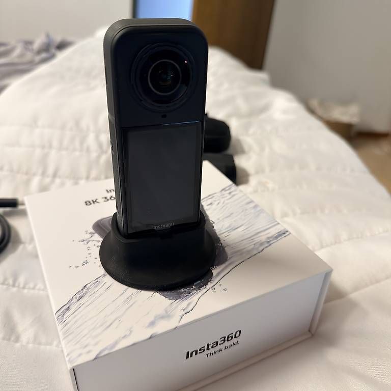 Insta360 Action Cam: Insta360 X5 Standard Bundle – D'occasion à Loveresse par HADS12 2