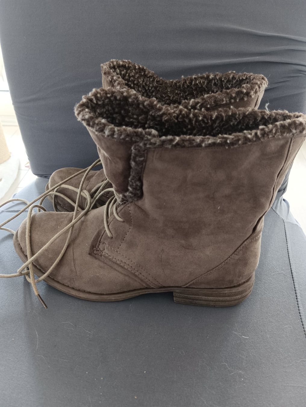 Scarpe da donna: Halbstiefel Damem Gr. 38 / Claudia Ghizzani – Usato da Schöfflisdorf venduto da kin_2dp9 2