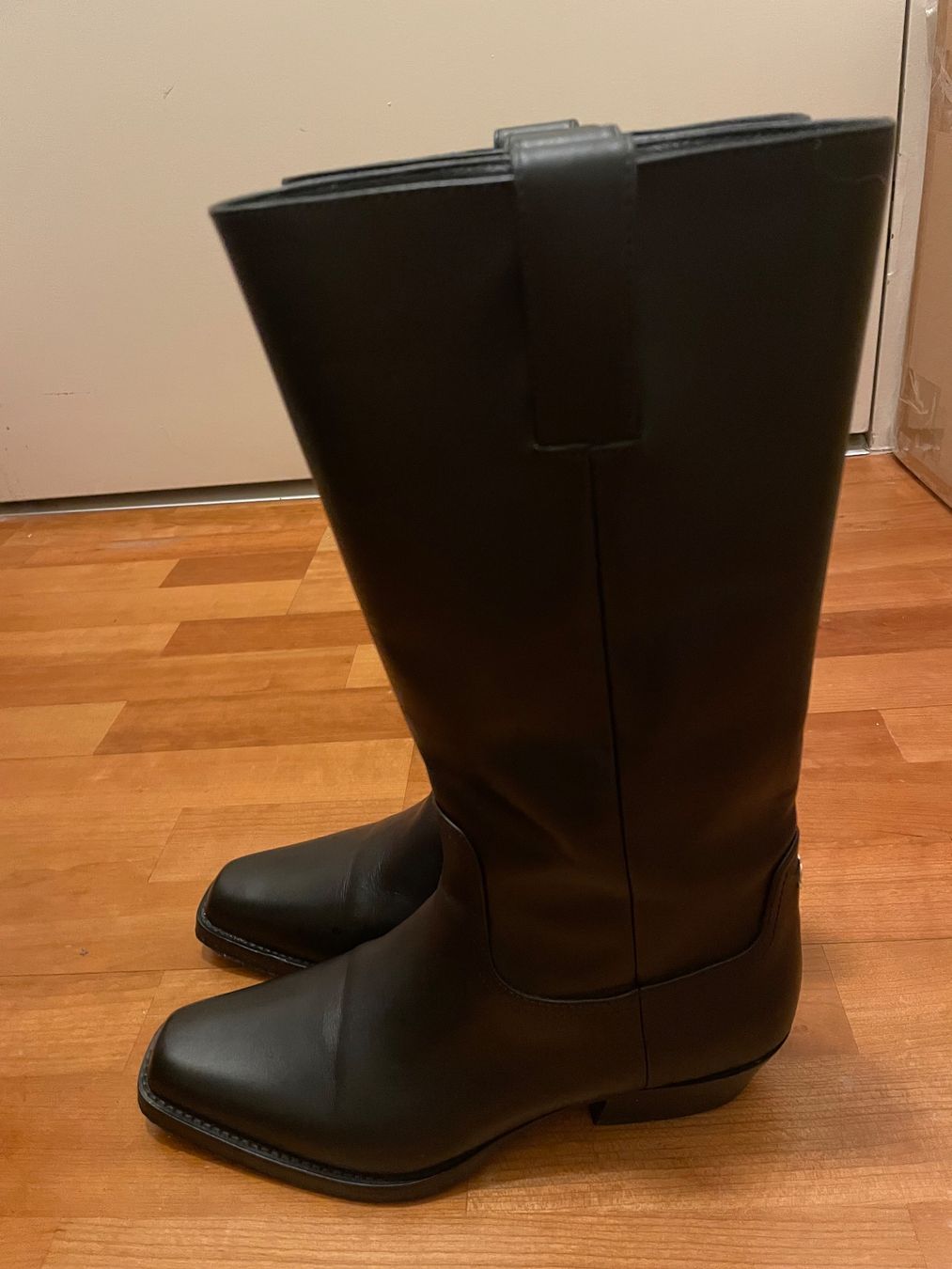 Chanel Scarpe da donna: Chanel Cowboy Boots -  like new – Usato da Zürich venduto da Mariva1 1