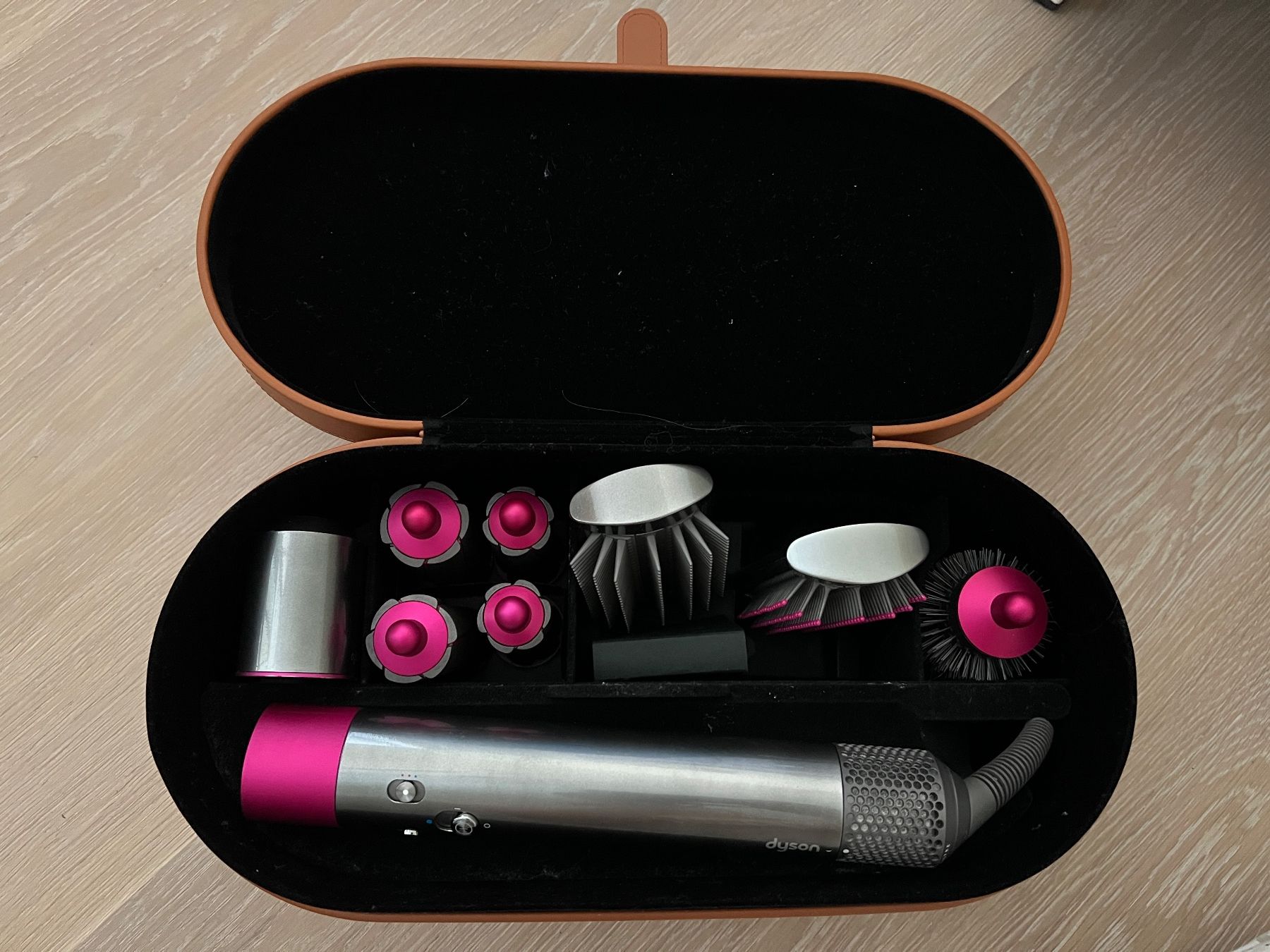 Dyson Föhn: Dyson Airwrap Complete - wie neu – Neu (gemäss Beschreibung) aus Hünenberg See von Ninouck