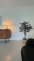 Belle plante artificielle très réaliste dans son pot
