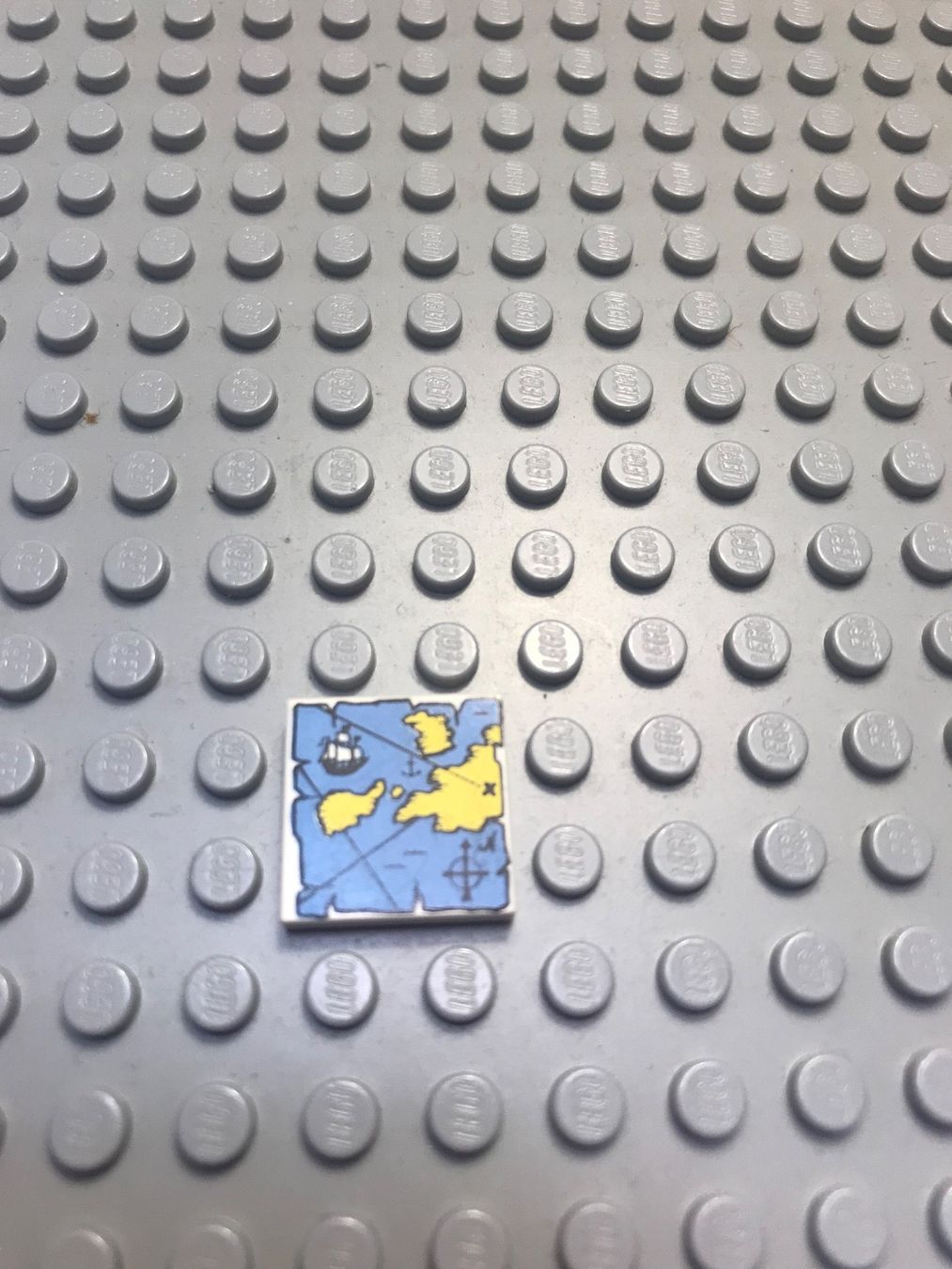 Lego Baukästen: Lego Fliese 2x2 mit Schatz Karte – Gebraucht aus Basel von Swi-7621