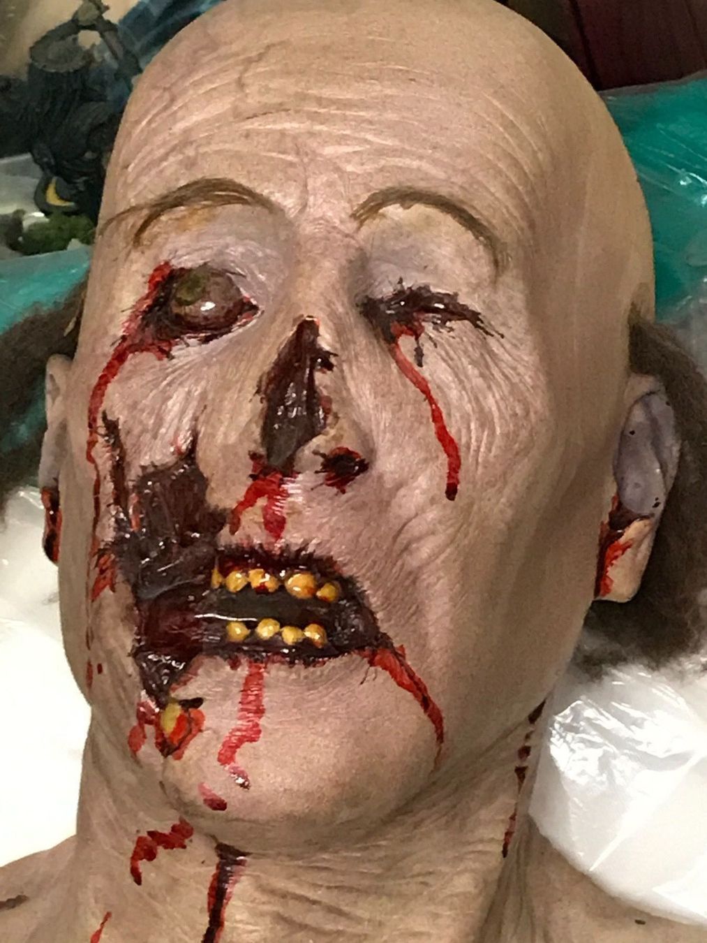 Masken: 1:1 Zombie Maske Büste Walking Dead – Gebraucht aus Schlieren von Moviepropde 1