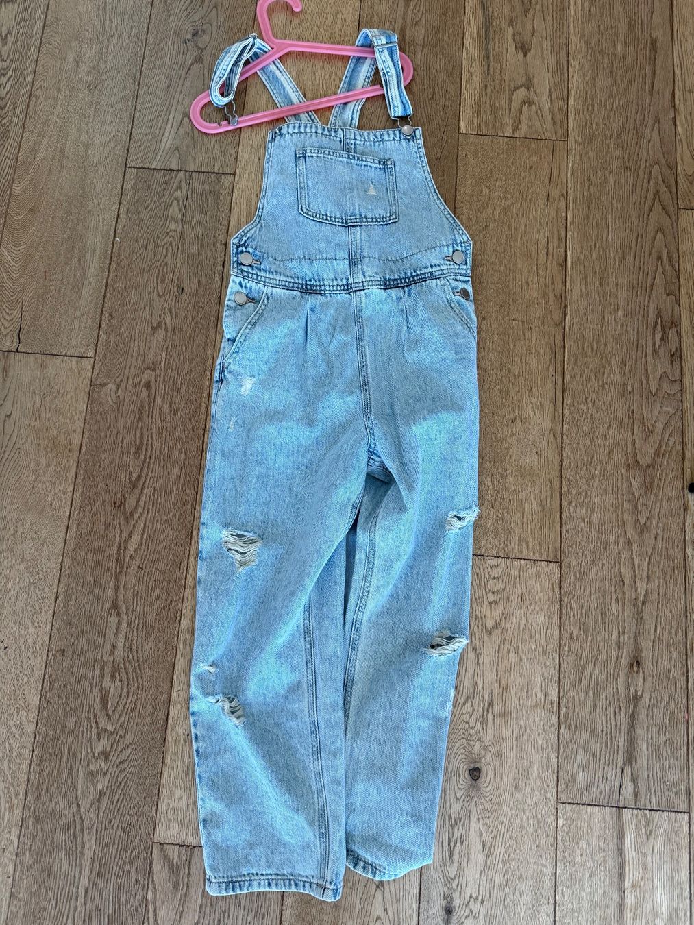 Next Pantalons: Latzhose 140 cm – D'occasion à Baar par Piaonala