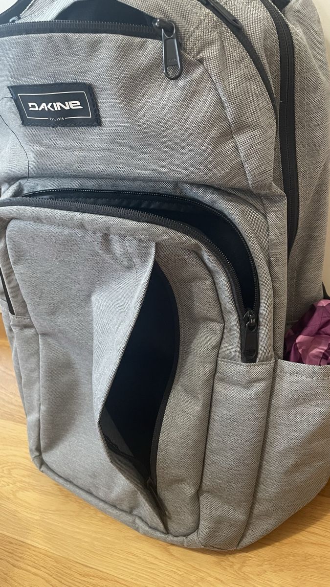 Dakine Zaini: Grauer Dakine Rucksack – Nuovo (secondo la descrizione) da Jona venduto da RobertMo 9