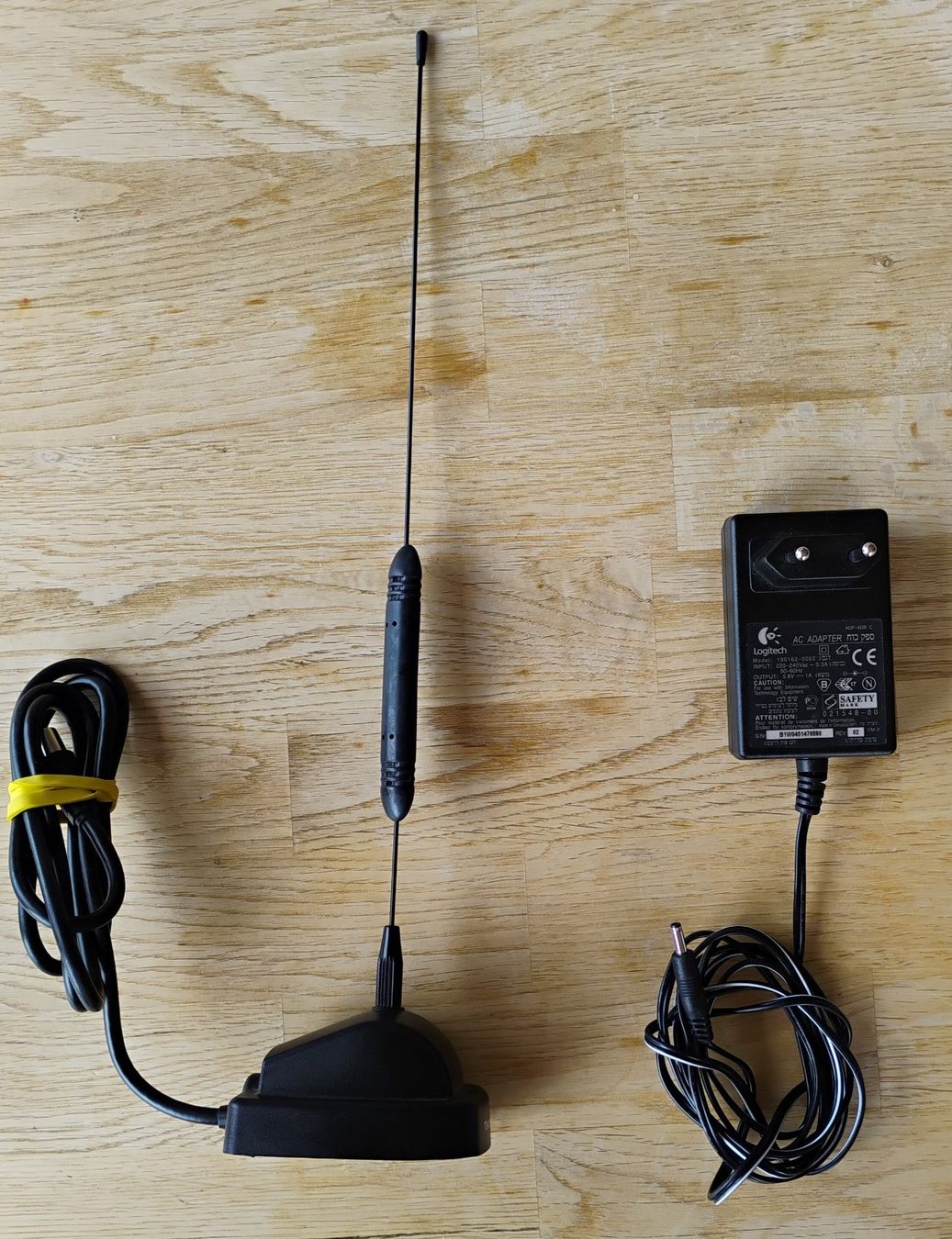 Technique de radiocom: Antenna DVB-T TechniSat DigiFlex TT2 – D'occasion à Salgesch par simplytreasured