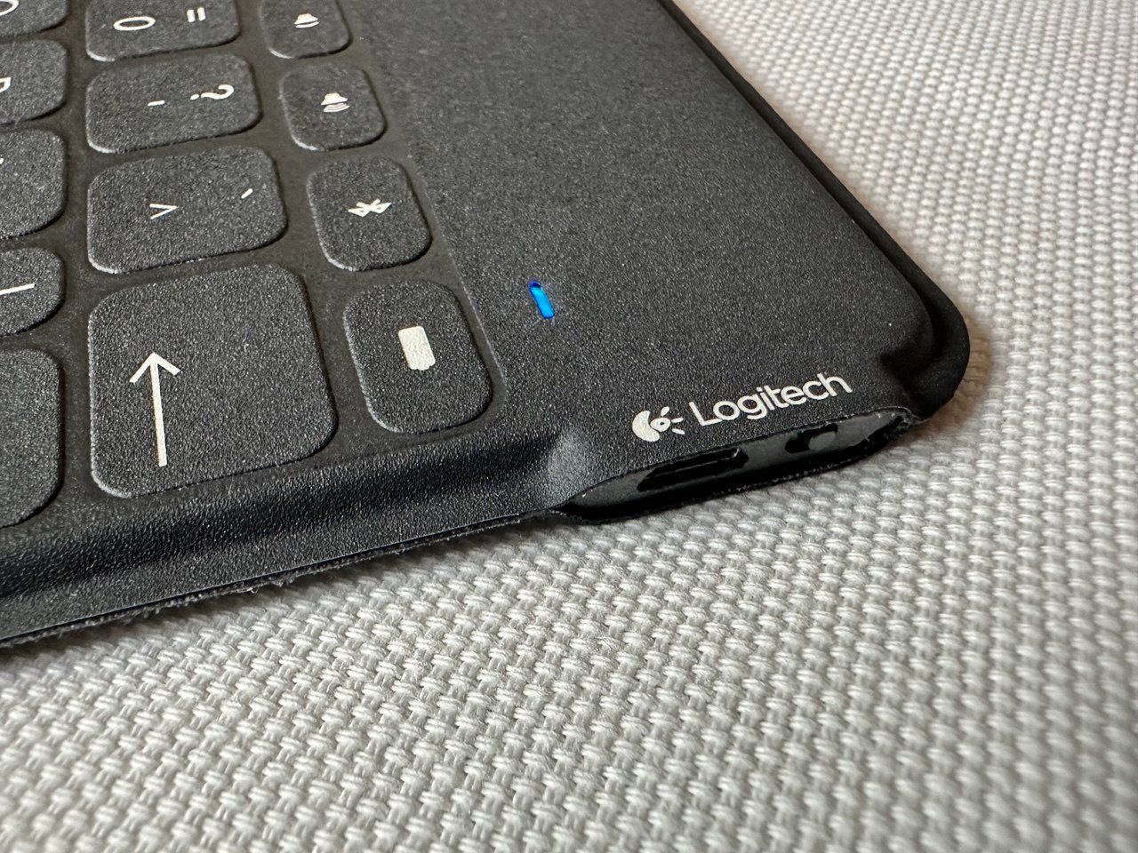 Logitech Tastiere: Logitech Type+ Keys-To-Go Bluetooth-Tastatur CH-QWERTZ – Usato da Fribourg venduto da Margaret18 1