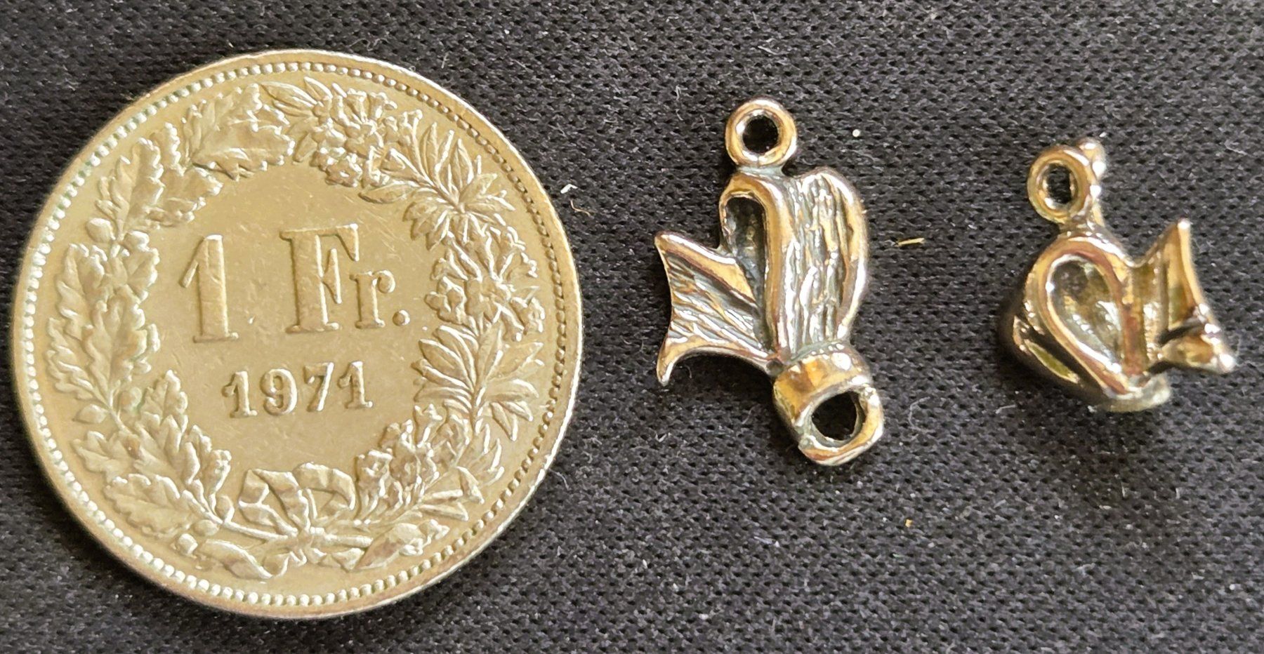 Ciondoli: Silber 925  Argent 2x Mini Anhänger 2x Petits Pendentifs – Usato da Tavannes venduto da Cire 2