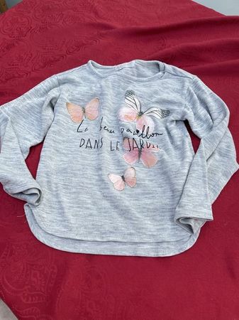 Mädchen Sweatshirt mit Schmetterlinge  122/128