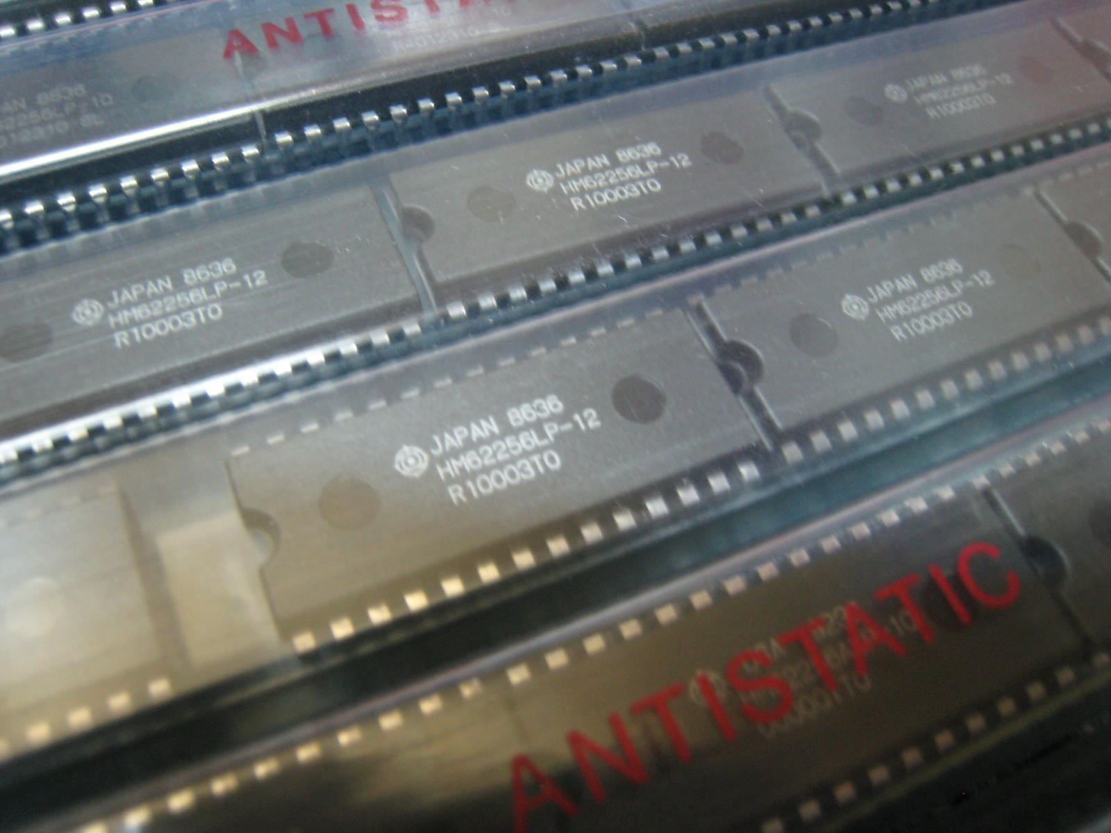Elektronikbauteile: *****  CMOS Static RAM HM62256    ***** – Neu und originalverpackt aus Villaz-St-Pierre von Ubid 3
