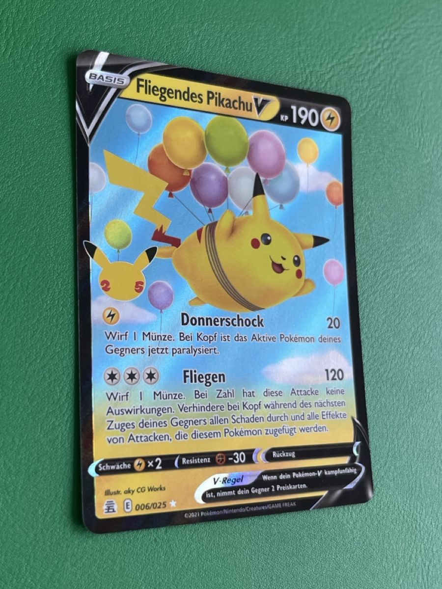 Pokémon Carte collezionabili: Pokemon fliegendes Pikachu V CEL 006 DE Celebrations – Nuovo (secondo la descrizione) da Lommiswil venduto da diti_89 2