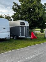 Pferdeanhänger