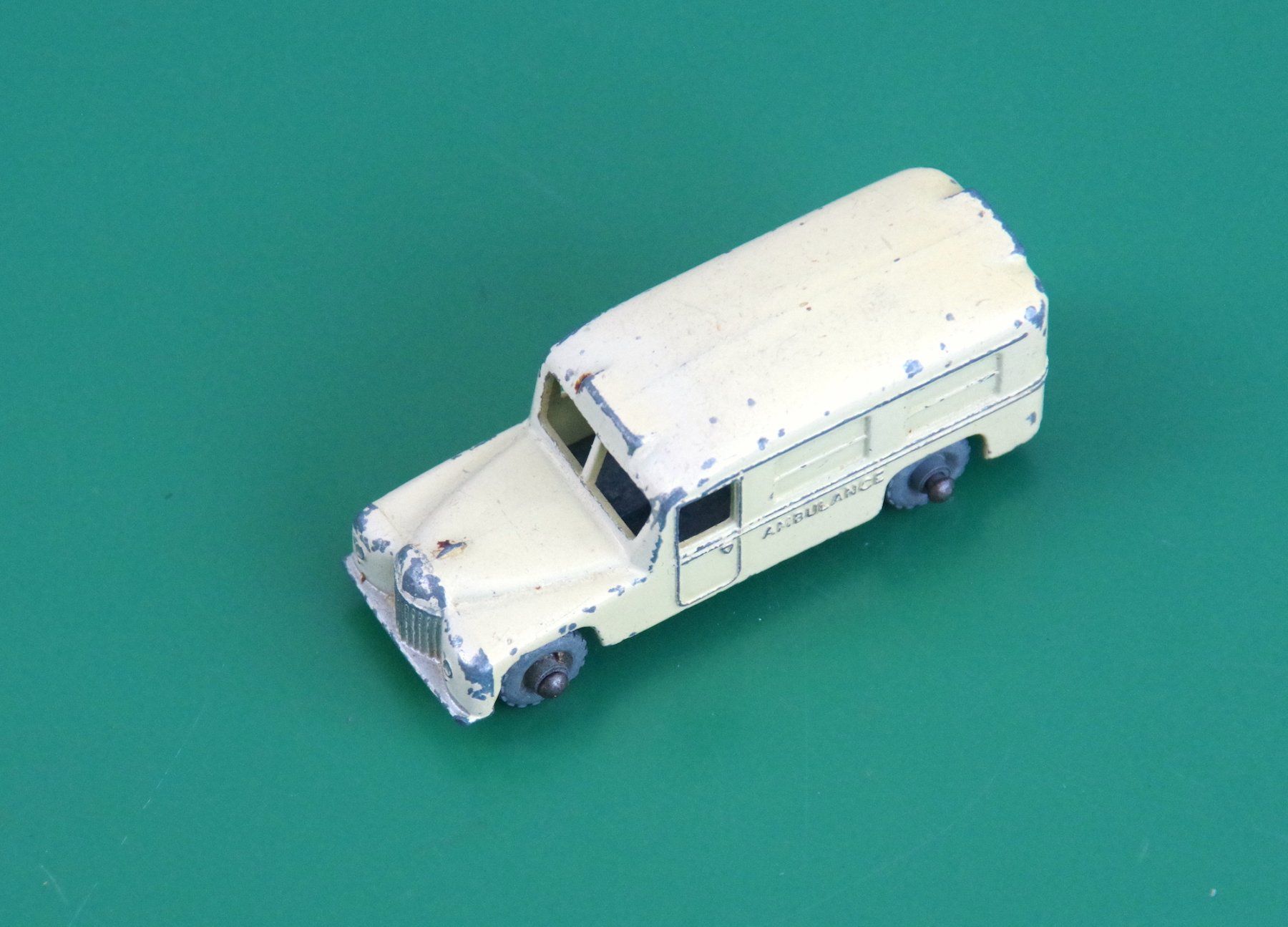 Hot Wheels Modellini d'auto: Matchbox No. 14 Daimler Ambulance (Regular Wheels) – Nuovo (secondo la descrizione) da Frauenfeld venduto da Danielpwiedmer 3
