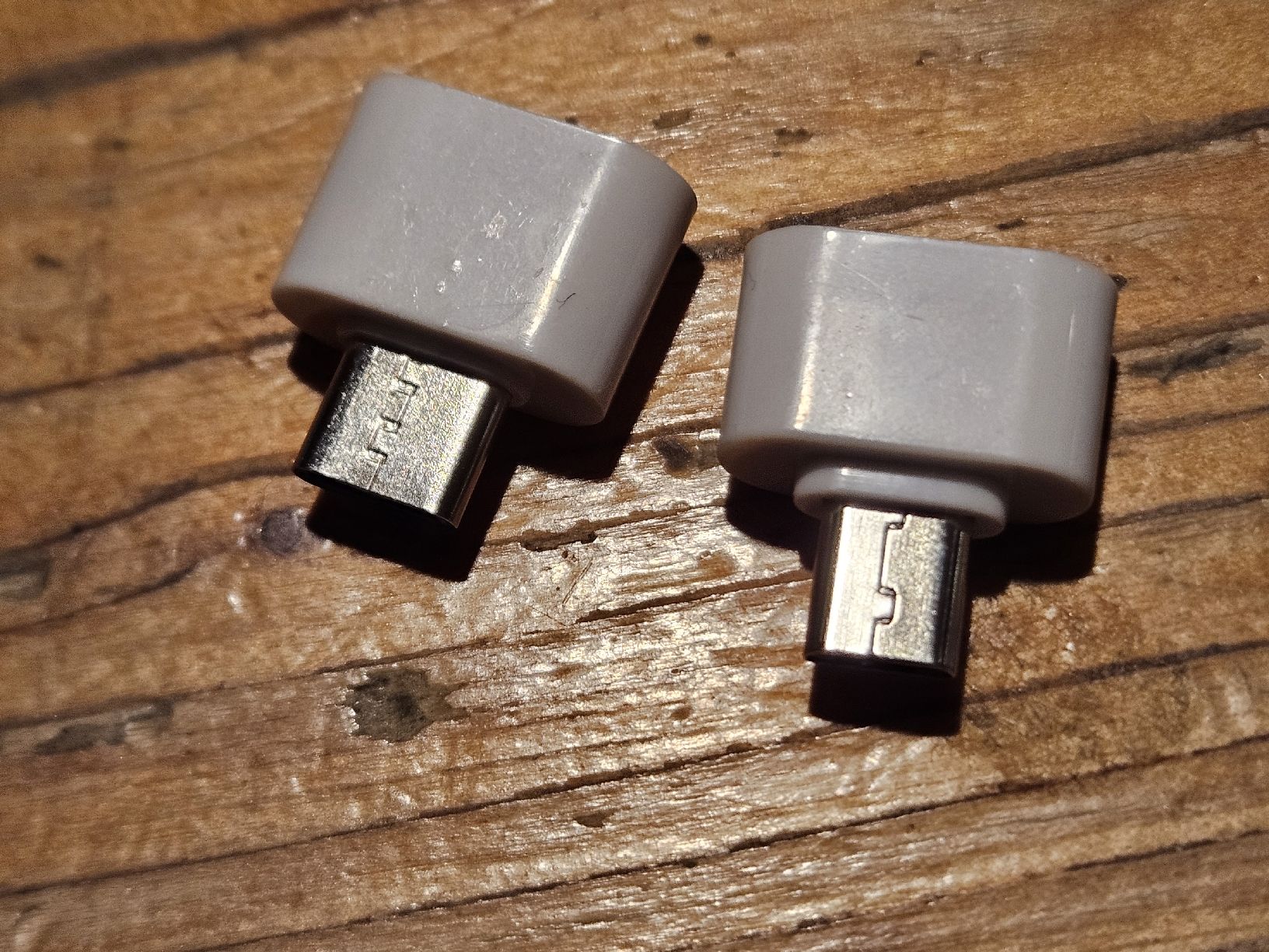 Unità & Adattatore: 2 verschiedene neue USB Adapter – Nuovo (secondo la descrizione) da Wettingen venduto da Sk8ertomda 1