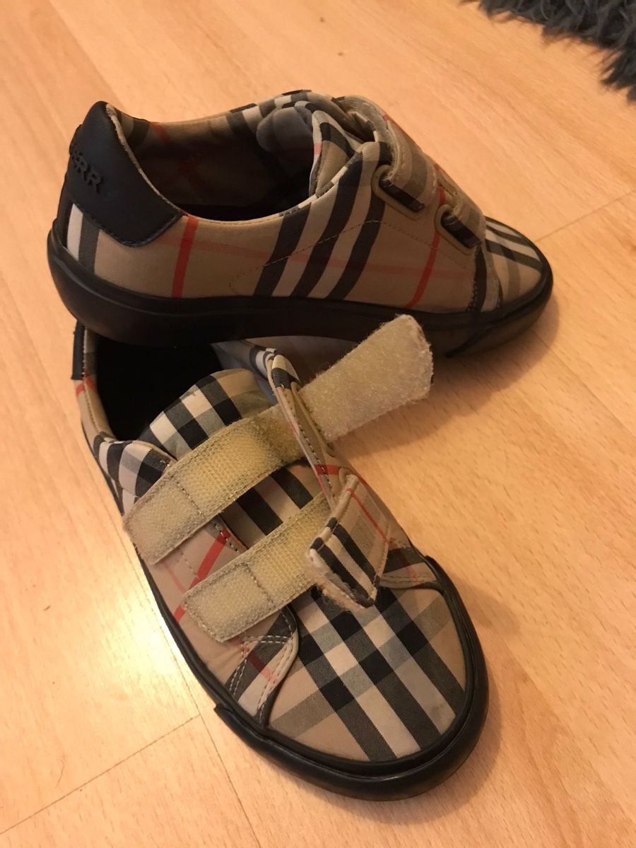 Burberry Scarpe per ragazzi: Original Burberry Kinder Sneakers Gr.30 – Usato da Oberwil BL venduto da Gutundsuperklein16 9