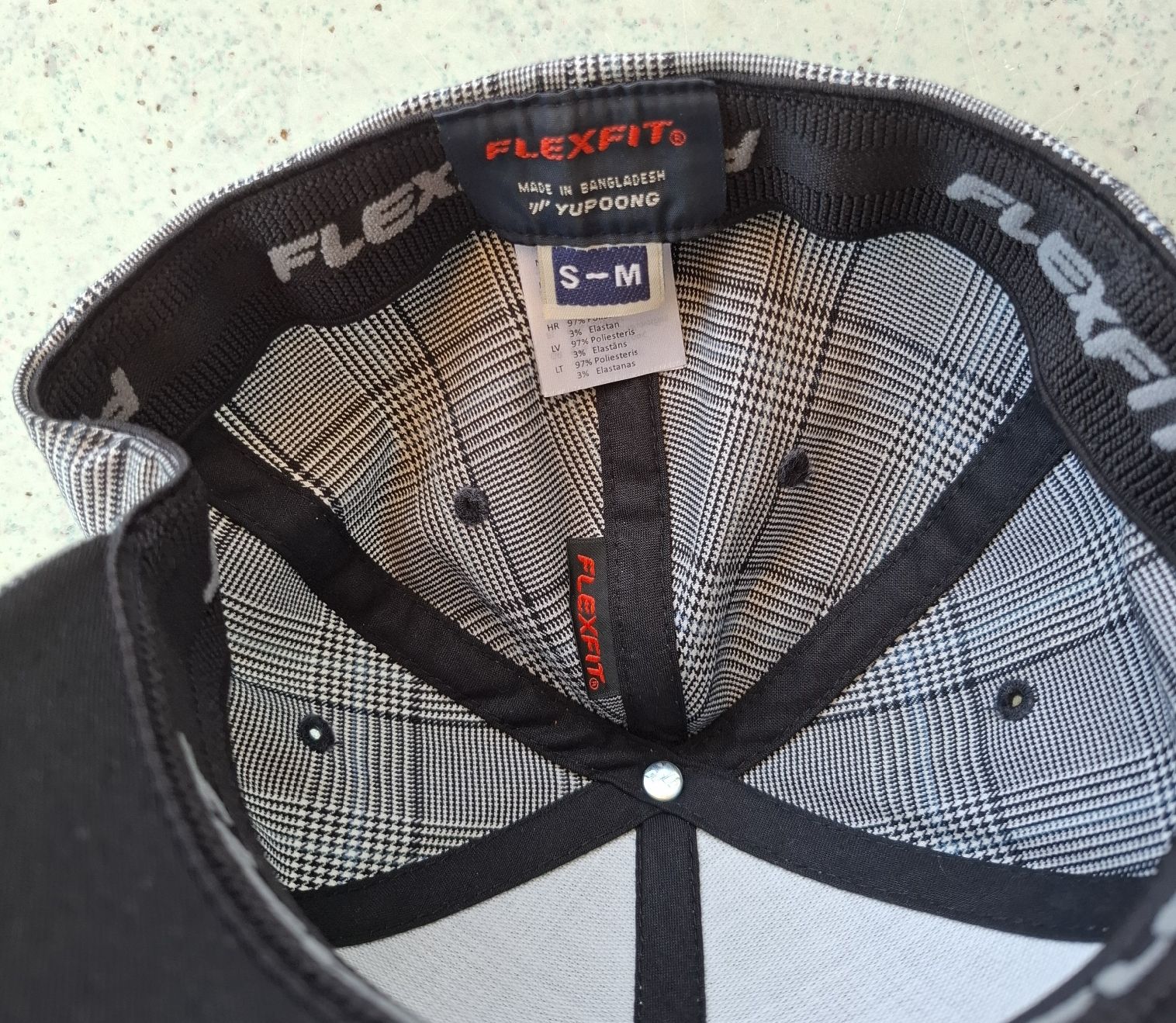 Altro in  Abbigliamento & Accessori: Flexfit Glen Check Cape, S-M – Usato da Dietikon venduto da Hirschkopf 3
