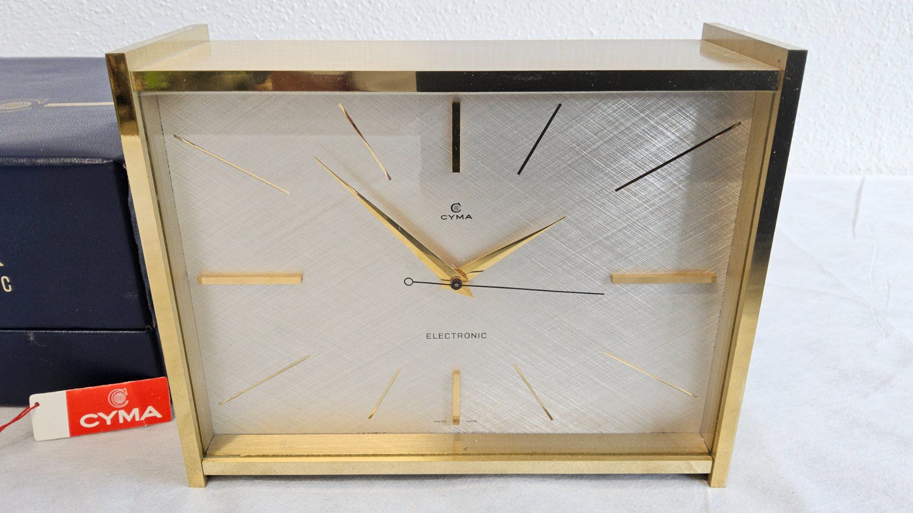Stand- & Wanduhren: Pendulette Cyma vintage avec coffret – Defekt aus Malleray von Frederic24 1