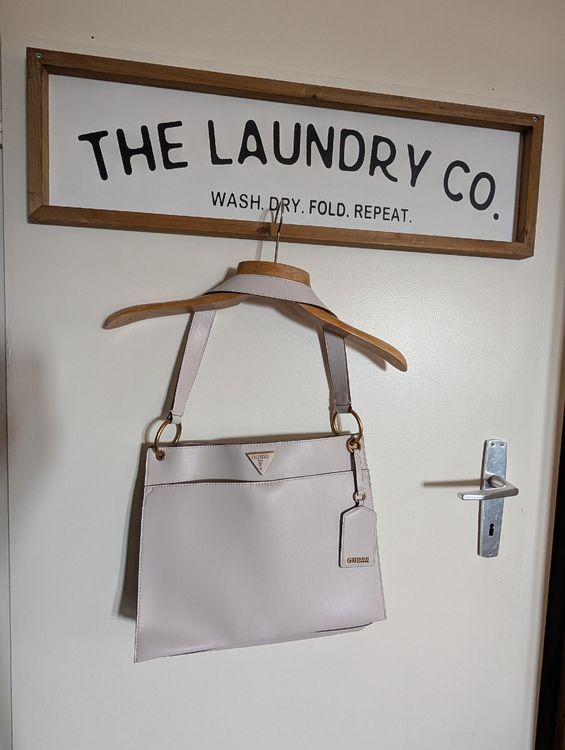 Guess Borse da donna: Sac GUESS gris clair – Usato da Cheseaux-Lausanne venduto da loscaptos 2